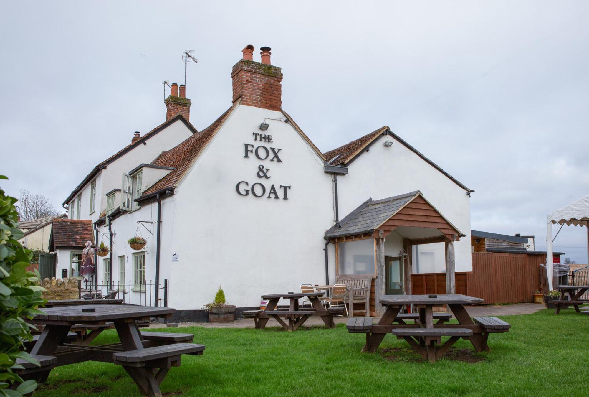 Fox And Goat Hotel Waterstock ภายนอก รูปภาพ